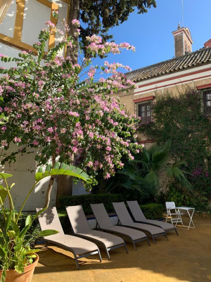 Villa Elvira, Exclusive Pool And Gardens In The Heart Of Sevilla Buitenkant foto