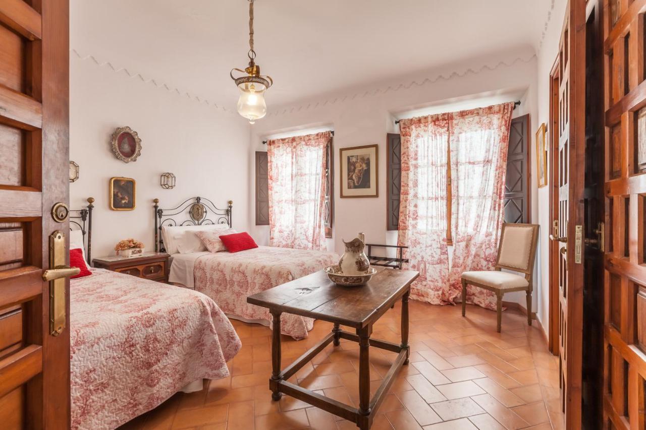Villa Elvira, Exclusive Pool And Gardens In The Heart Of Sevilla Buitenkant foto