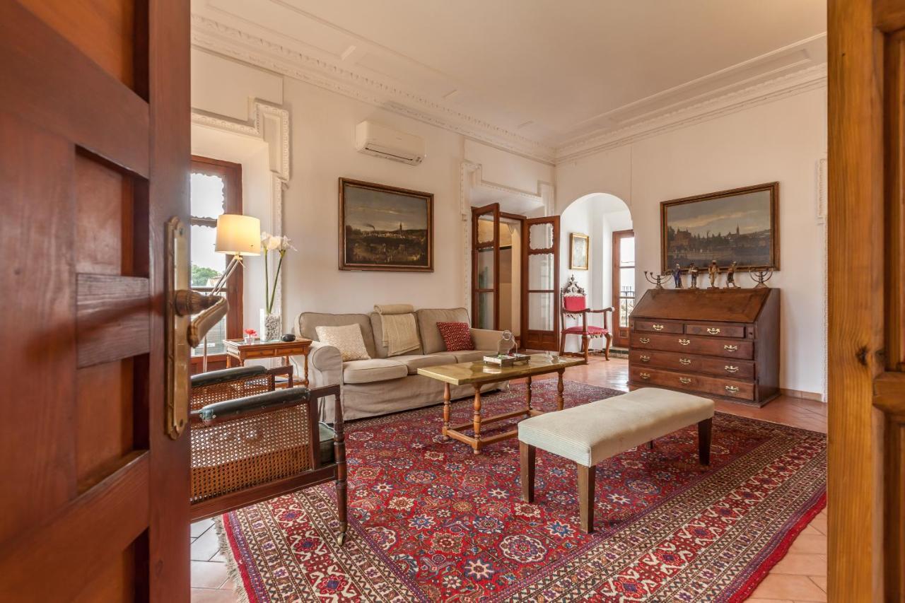 Villa Elvira, Exclusive Pool And Gardens In The Heart Of Sevilla Buitenkant foto