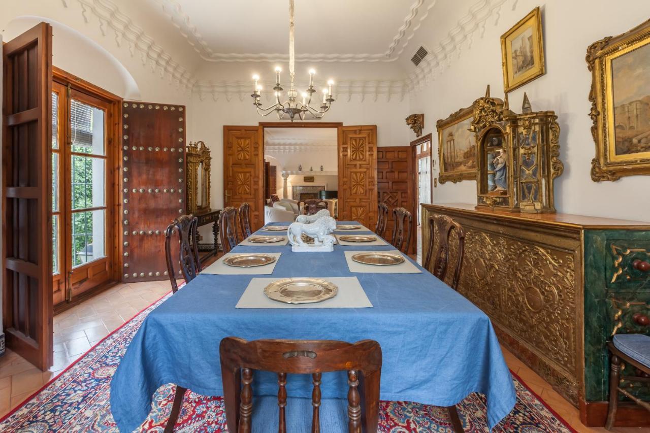 Villa Elvira, Exclusive Pool And Gardens In The Heart Of Sevilla Buitenkant foto