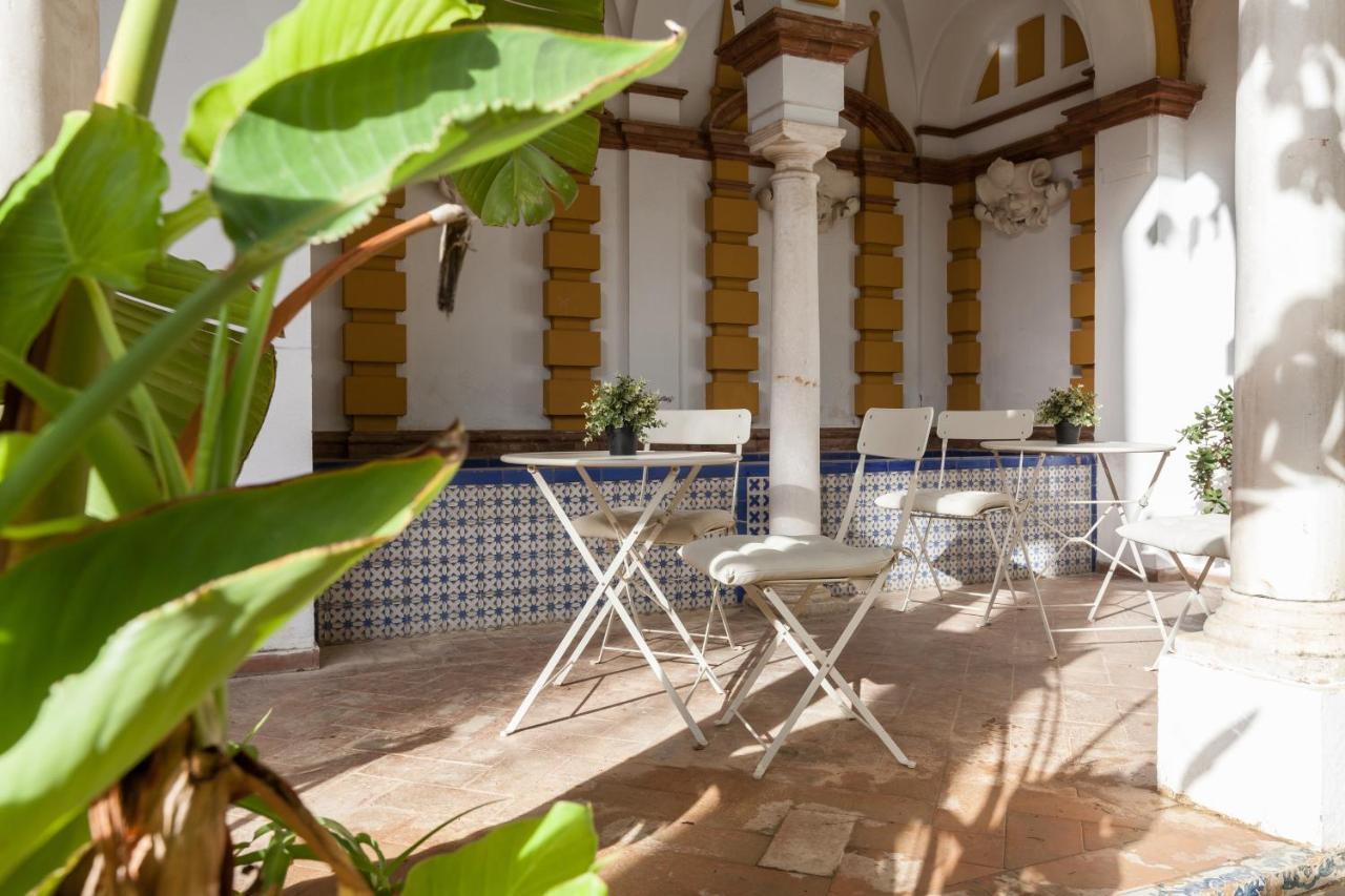 Villa Elvira, Exclusive Pool And Gardens In The Heart Of Sevilla Buitenkant foto